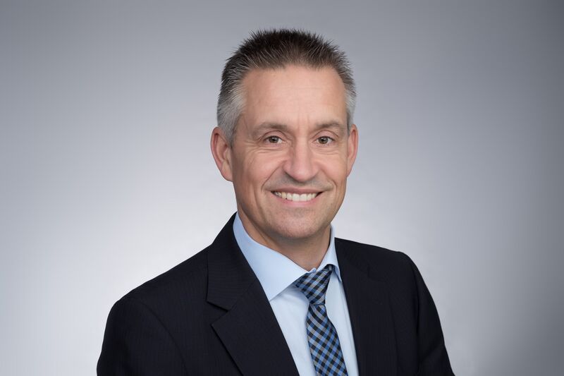 File:Prof. Oette.jpg
