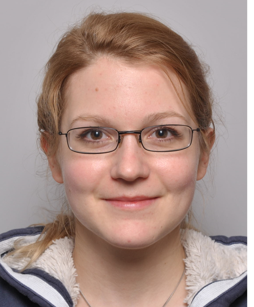 Datei:Bewerbungsfoto WD blau klein.png